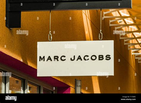 marc jacobs store las vegas.